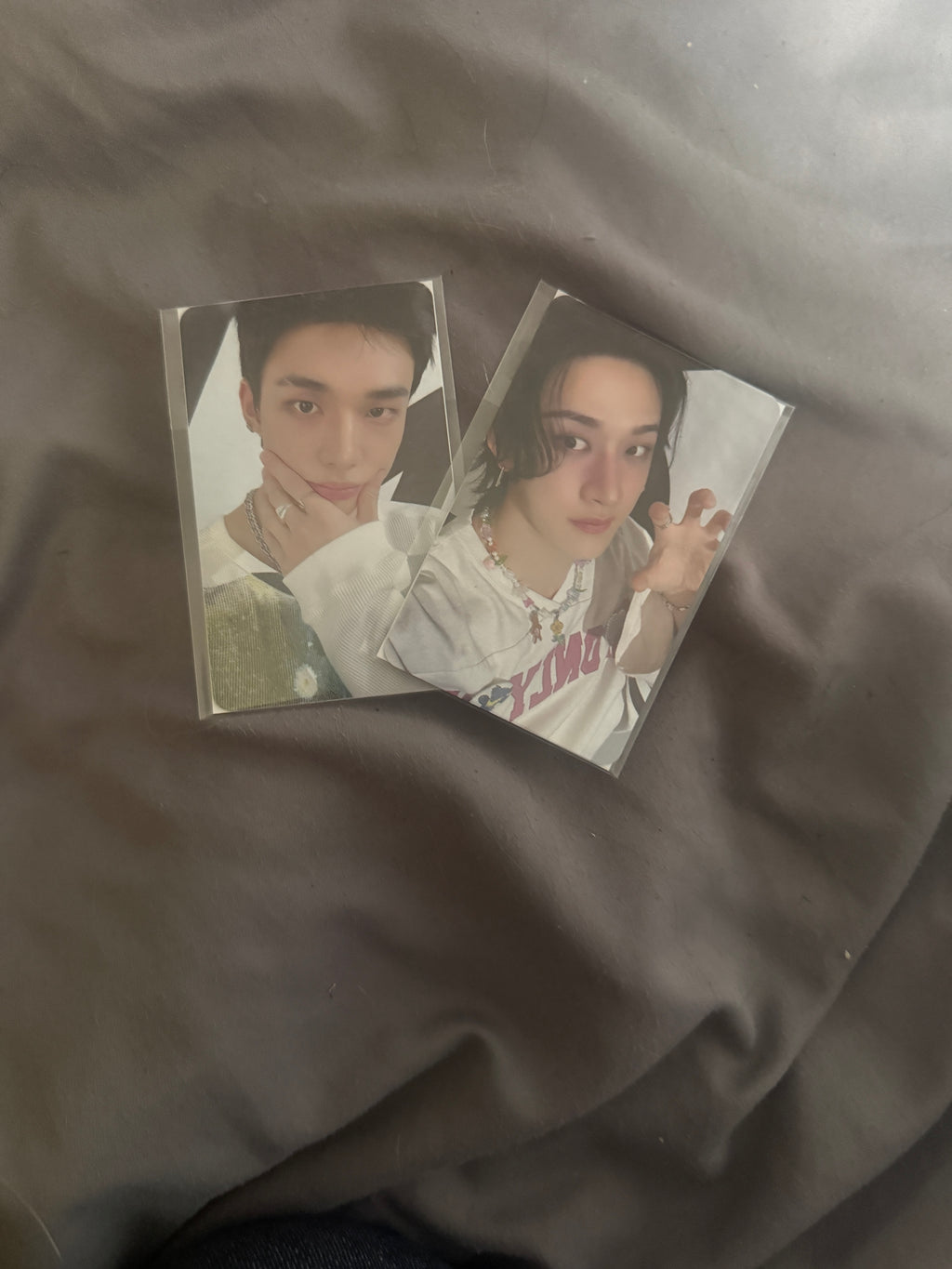Hyunjin et bangchan photocards